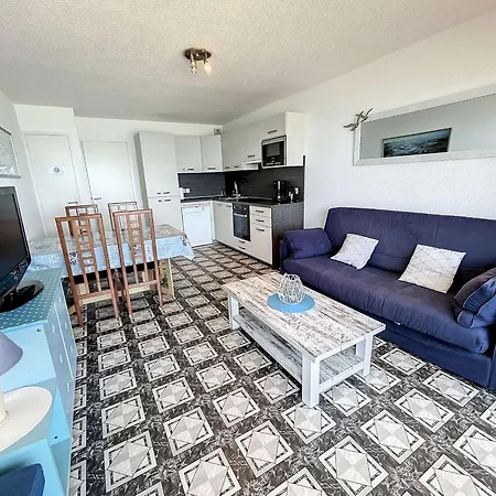 En Front De Avec Balcon Et Parking Privatif - Fr-1-361-360 *