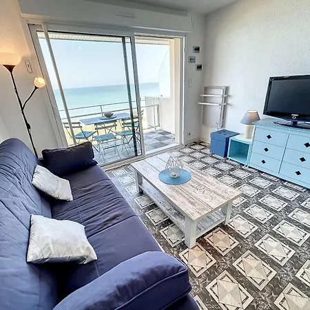 En Front De Avec Balcon Et Parking Privatif - Fr-1-361-360