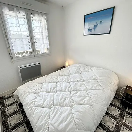 En Front De Avec Balcon Et Parking Privatif