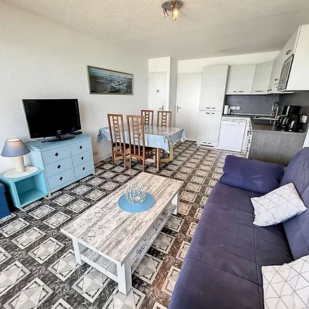 Apartment En Front De Avec Balcon Et Parking Privatif