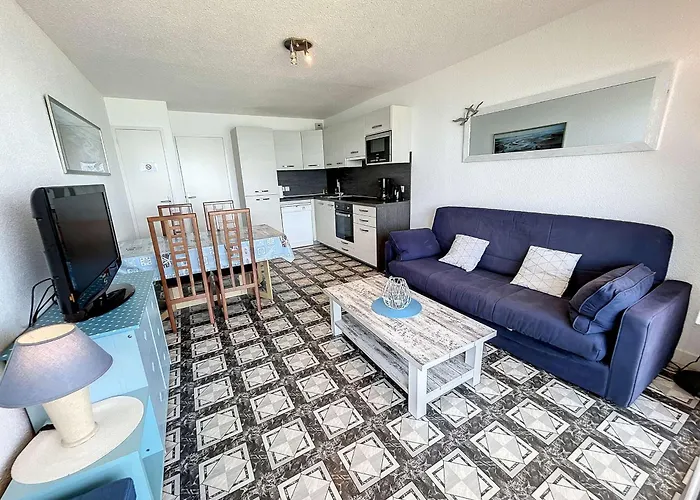 En Front De Avec Balcon Et Parking Privatif - Fr-1-361-360 *