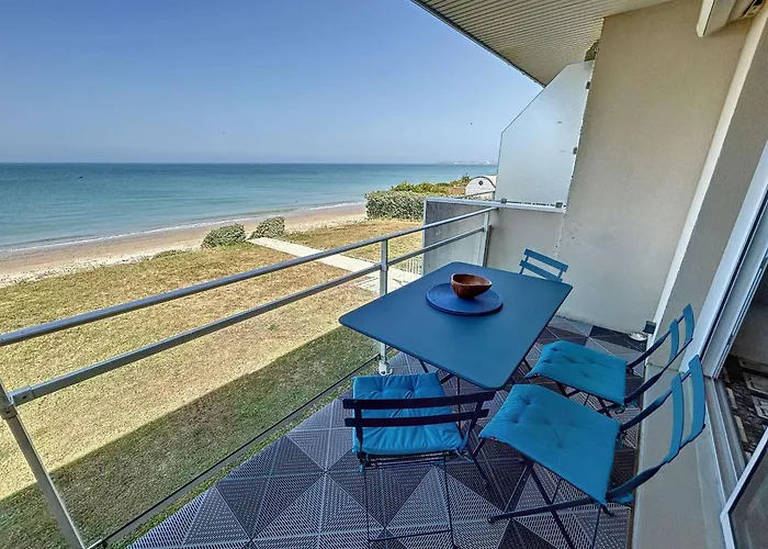 En Front De Avec Balcon Et Parking Privatif - Fr-1-361-360 *